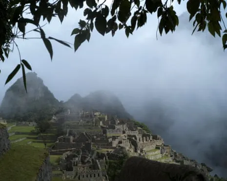 Rocks placed on Railway Lines Leave Hundreds of Visitors at Machu Picchu